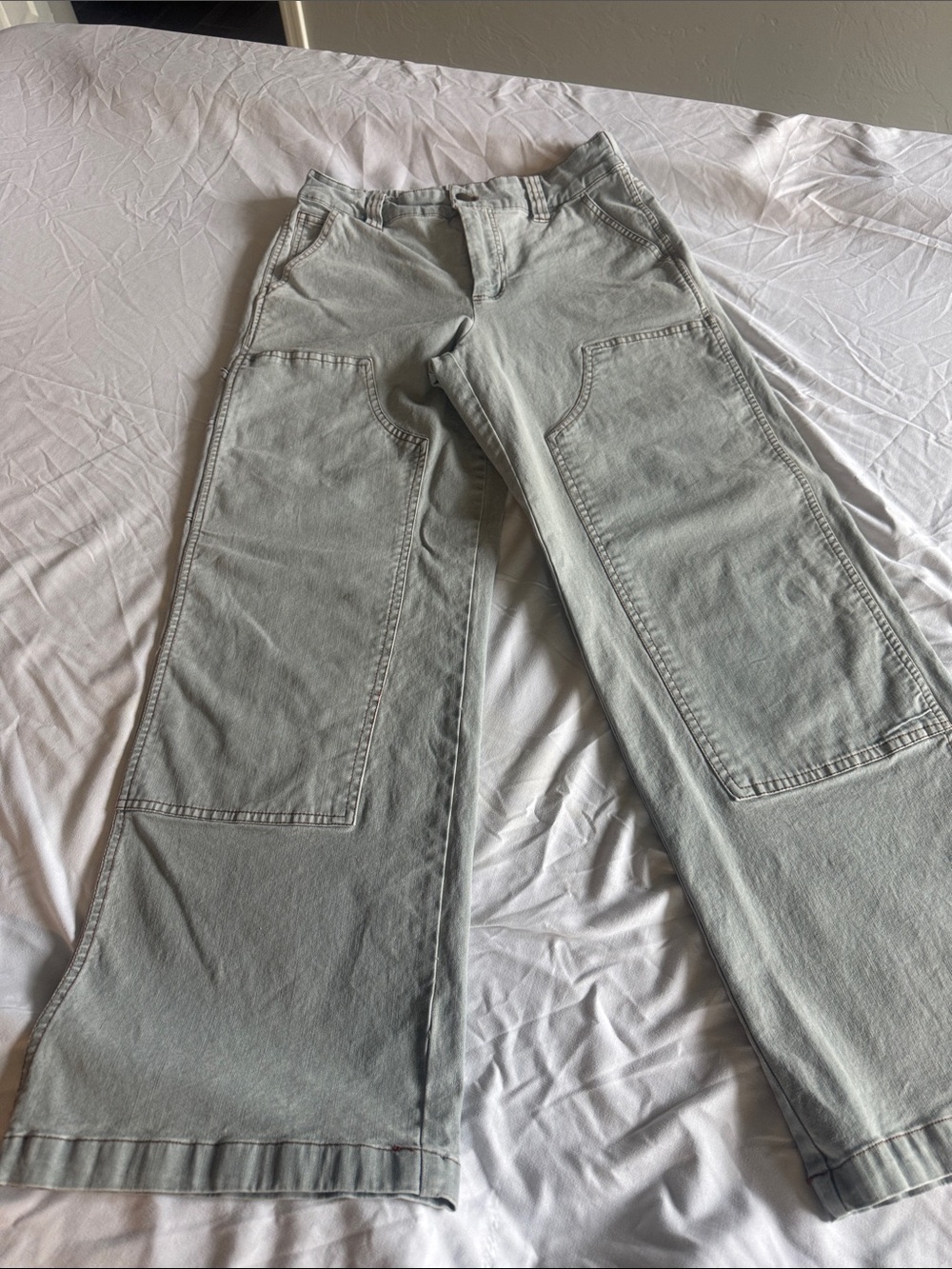 YBF (Young,Fabulous &Broke)
Light blue-gray wide leg cargo like Patch leg Jeans